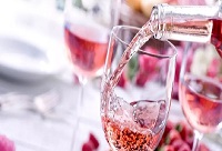 夏天更受歡迎的桃紅葡萄酒